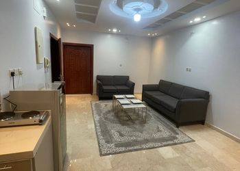 شقة بصالة وغرفتين نوم بدخول ذاتي