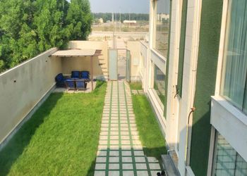 شاليه بمسبح داخلي بتدفئه 