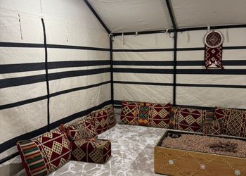 شاليه بغرفة نوم مطلة على المسبح