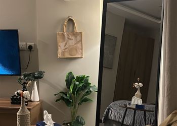 استديو بسرير ماستر وأثاث مريح 