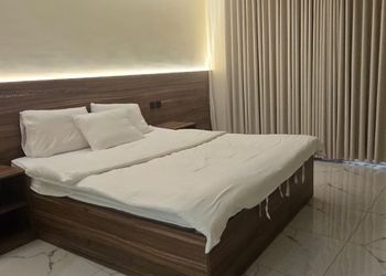 استديو بسرير ماستر 