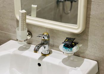 استديو بسرير ماستر وجلسة جانبية