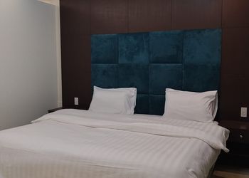استديو بأثاث مريح وبسيط 