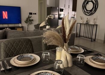 شقة بدخول ذاتي وتصميم أنيق 