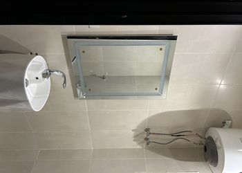 استديو بأثاث مريح وبسيط