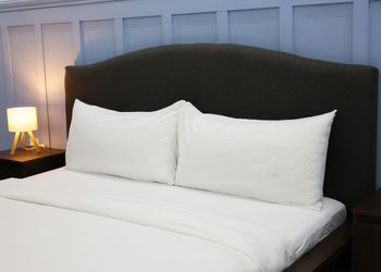 استديو بسرير ماستر وجلسه جانبيه