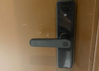 شقة بغرفة معيشة وغرفة نوم 