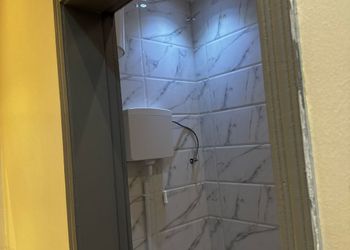 شاليه بألعاب مائية ومسطح اخضر