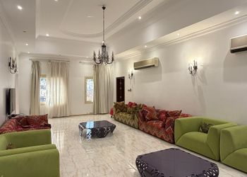 استراحة بصاله أنيقة وجلسة خارجية