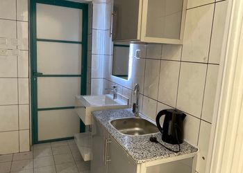 استديو بسرير ماستر 