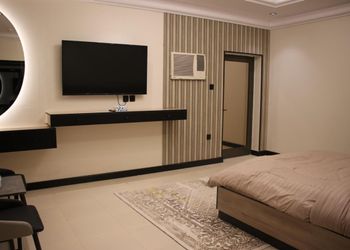 استديو بأثاث مريح وبسيط 