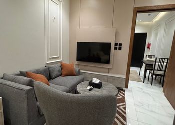 استديو بسرير ماستر 