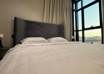 شقة بغرفتين نوم وصالة 