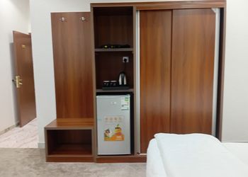 استديو بسرير ماستر 