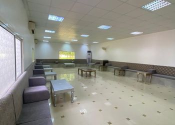 استراحة بمسطح اخضر وجلسه خارجيه