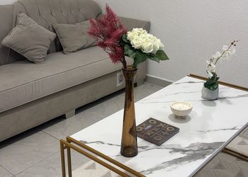 استديو بسرير فردي وجلسة جانبية