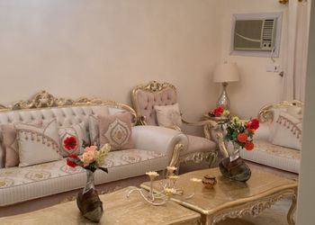 شقة بغرفتين نوم وصالة ومجالس
