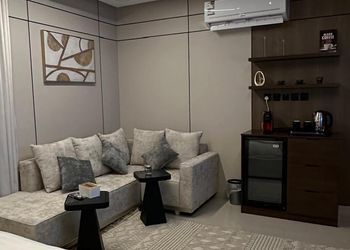 استديو بتصميم أنيق ودخول ذاتي