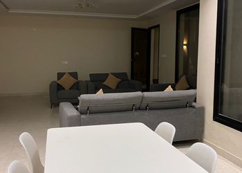 شالية بمجلس مطل على الفناء الخارجي 