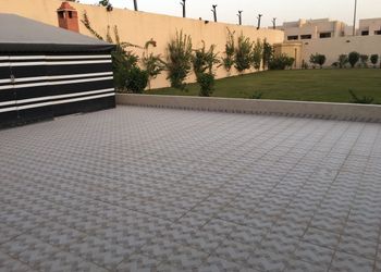 استراحة بخيمه ومسطح اخضر 