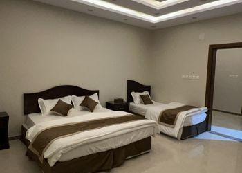 استديو بأثاث مريح وبسيط 