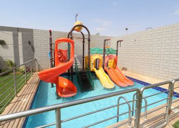 شاليه بصاله مطلة على الجلسة الخارجيه