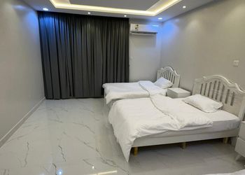 شقة بغرفة جلوس وغرفتين نوم 