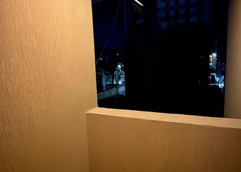 شقة بصالة مريحة وغرفتين نوم 