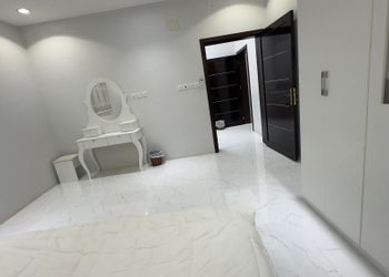شاليه بجلسة خارجية وألعاب أطفال