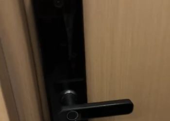 شقة أنيقة بصالة وغرف نوم