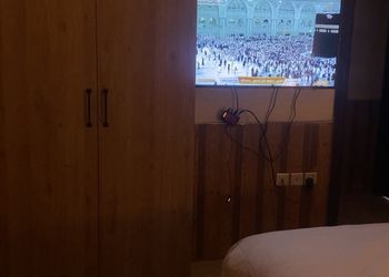 استديو بسرير ماستر وجلسة جانبية