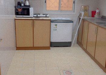 شقة بغرفة معيشة وغرفتين نوم 