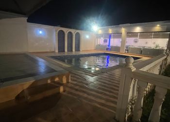 شالية بمجلس وغرفتين نوم 