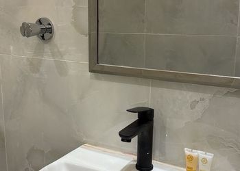استديو هادئ بسرير ماستر