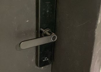 استديو بسرير ماستر وجلسة جانبية 