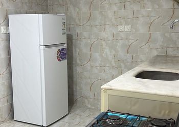 شاليه بصالة مطلة على المسبح 