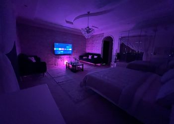 استديو بسرير ماستر وجلسة جانبية 