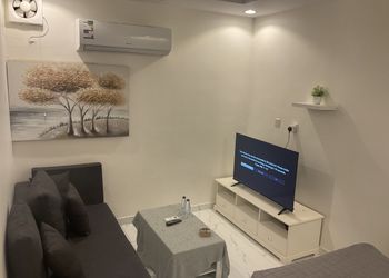 استديو بسرير ماستر وجلسة 