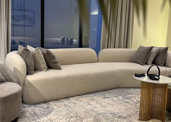 شالية بمجلس مطل على المسبح 