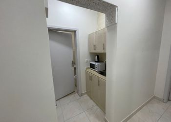 شقة بصالة ودخول ذاتي 