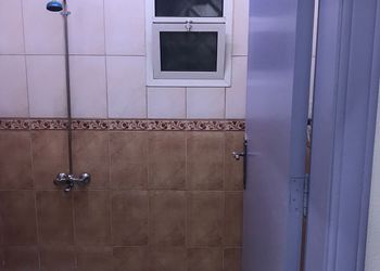 شقة بغرفة معيشة وغرفة نوم 