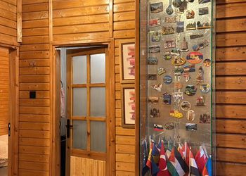 كوخ بغرفتين نوم وباجواء عائلية 