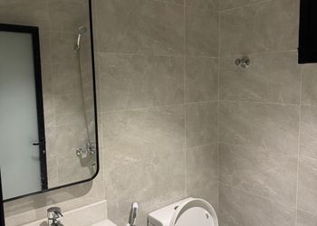 استديو بأثاث مريح وبسيط 
