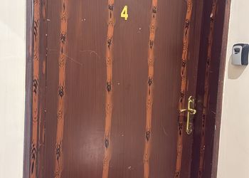استديو بسرير ماستر وجلسة جانبية 