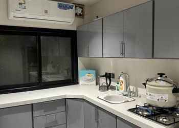 استراحة بمسطحات خضراء