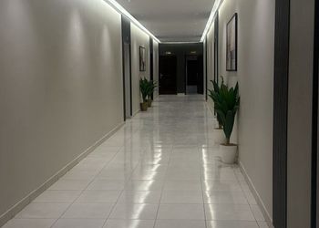 استديو بأثاث مريح وبسيط 