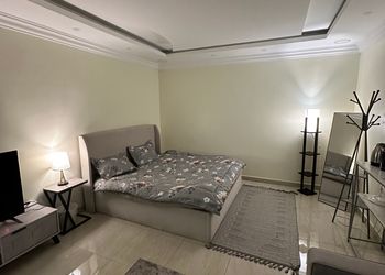 استديو بسرير ماستر وجلسة جانبية 