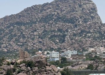 شقه مطلة على الجبال وغرفتين نوم 