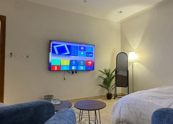 استديو بسرير ماستر وجلسة جانبية