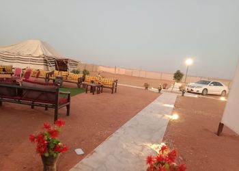 مخيم بألعاب أطفال